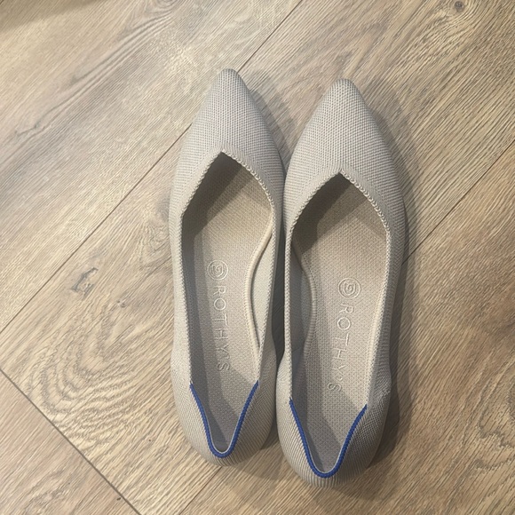 Rothy’s “the point” nude flats - Picture 1 of 3